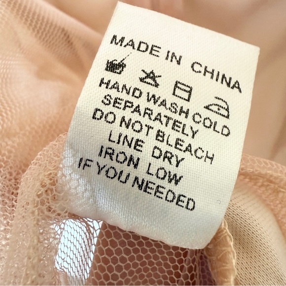 Peach Couture Women's Beige Sheer Floral Embroidered Blouse Size M Cropped - Picture 11 of 11